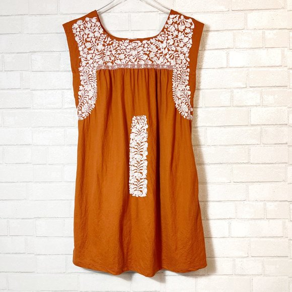 Elegant Sleeveless Orange Dress - Picture 2 of 8